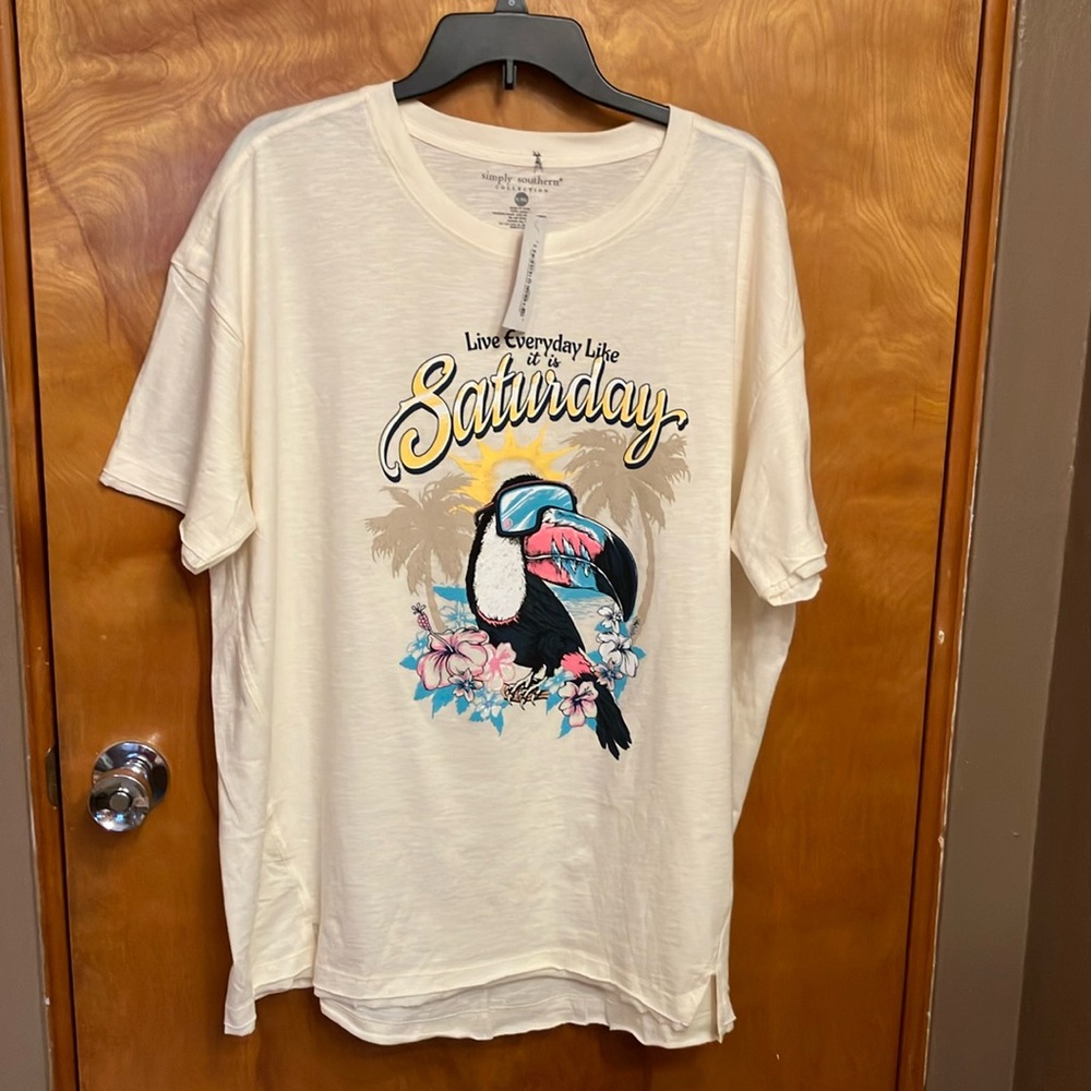 SIMPLY SOUTHERN. T-SHIRT WITH DISTRESSED HEM LINES. SIZE XL/XXL. BEIGE. NWT